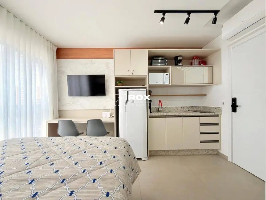 Foto 3 de Kitnet com 1 quarto para alugar, 36m2 em Água Verde, Curitiba - PR