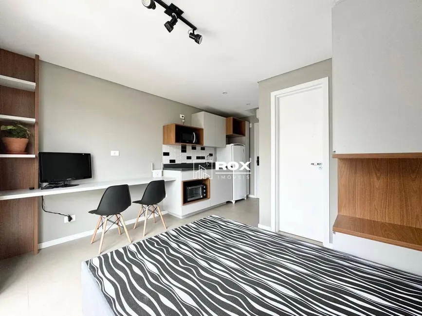 Kitnet com 1 quarto para alugar, 36m2 em Água Verde, Curitiba - PR - imagem 3 Foto 3 de Kitnet com 1 quarto para alugar, 36m2 em Água Verde, Curitiba - PR