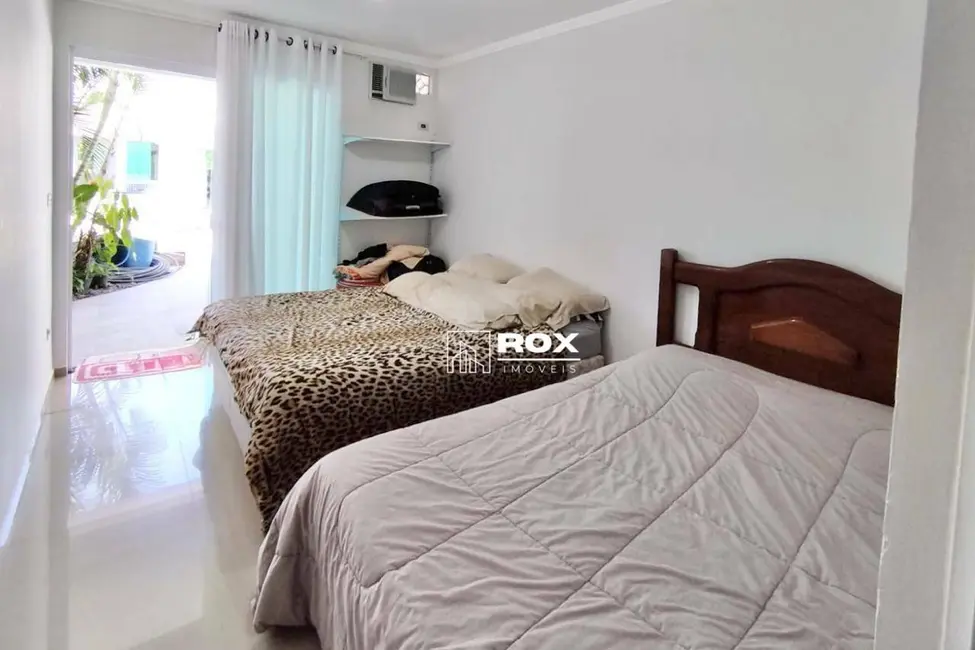 Foto 8 de Casa com 4 quartos à venda, 360m2 em Itapoa - SC
