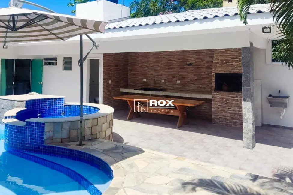 Foto 2 de Casa com 4 quartos à venda, 360m2 em Itapoa - SC