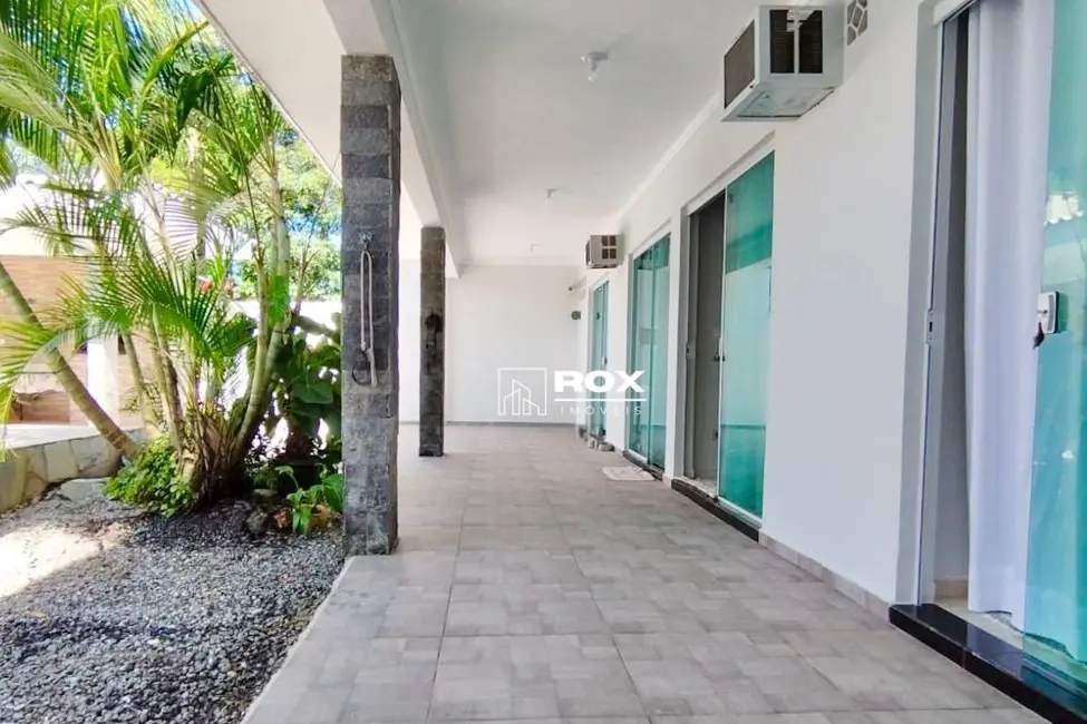 Foto 6 de Casa com 4 quartos à venda, 360m2 em Itapoa - SC