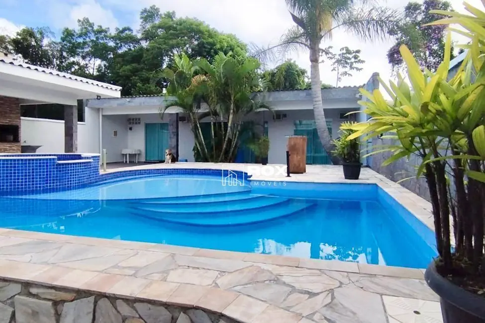 Foto 3 de Casa com 4 quartos à venda, 360m2 em Itapoa - SC