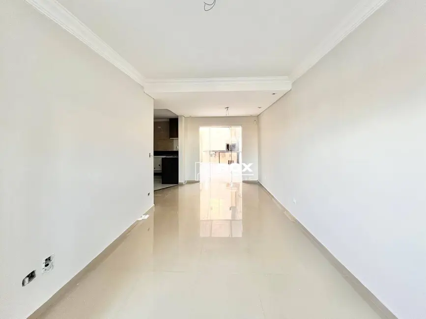 Sobrado com 3 quartos à venda, 113m2 em São Braz, Curitiba - PR - imagem 4 Foto 4 de Sobrado com 3 quartos à venda, 113m2 em São Braz, Curitiba - PR