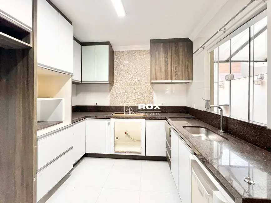 Sobrado com 3 quartos à venda, 113m2 em São Braz, Curitiba - PR - imagem 6 Foto 6 de Sobrado com 3 quartos à venda, 113m2 em São Braz, Curitiba - PR