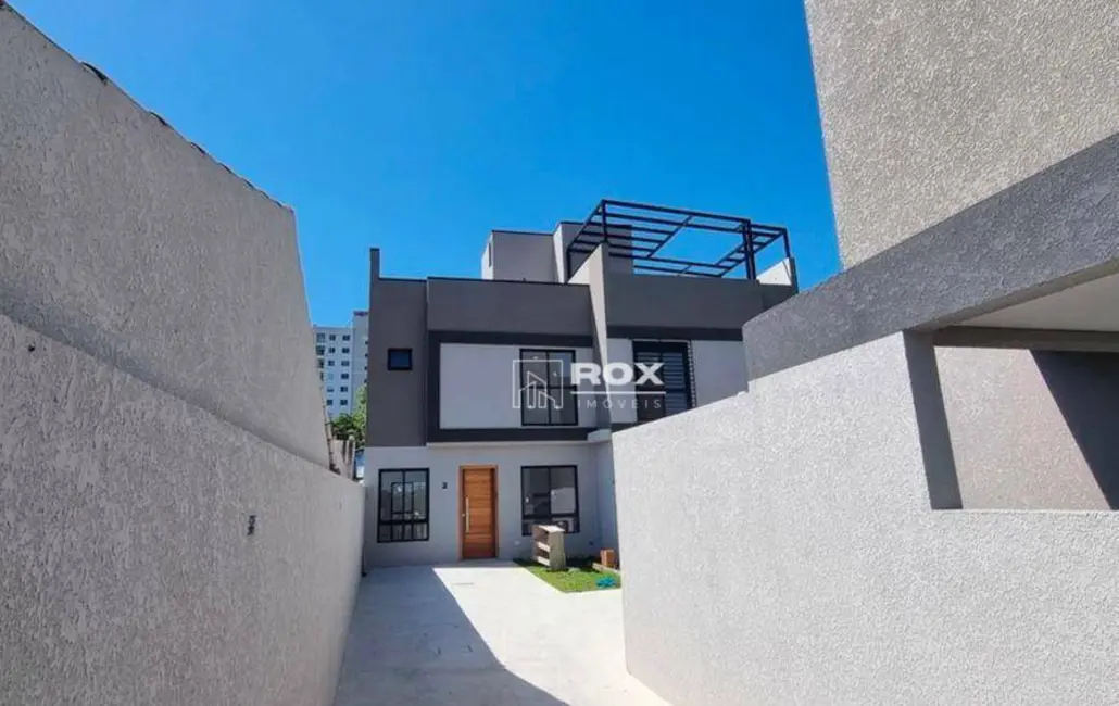 Sobrado com 3 quartos à venda, 147m2 em Lindóia, Curitiba - PR - imagem 9 Foto 9 de Sobrado com 3 quartos à venda, 147m2 em Lindóia, Curitiba - PR