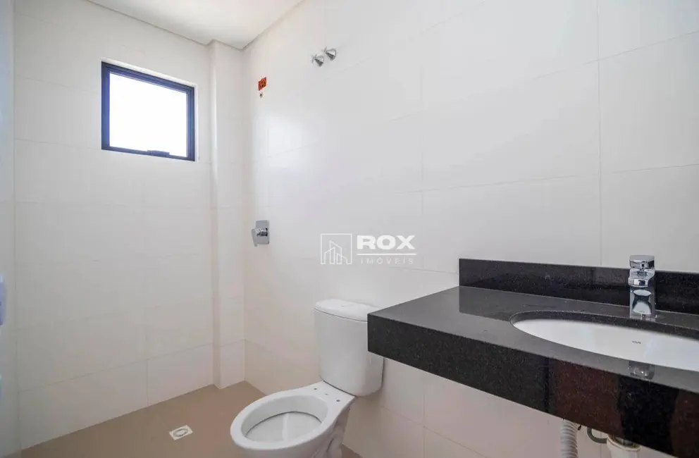 Sobrado com 3 quartos à venda, 147m2 em Lindóia, Curitiba - PR - imagem 8 Foto 8 de Sobrado com 3 quartos à venda, 147m2 em Lindóia, Curitiba - PR