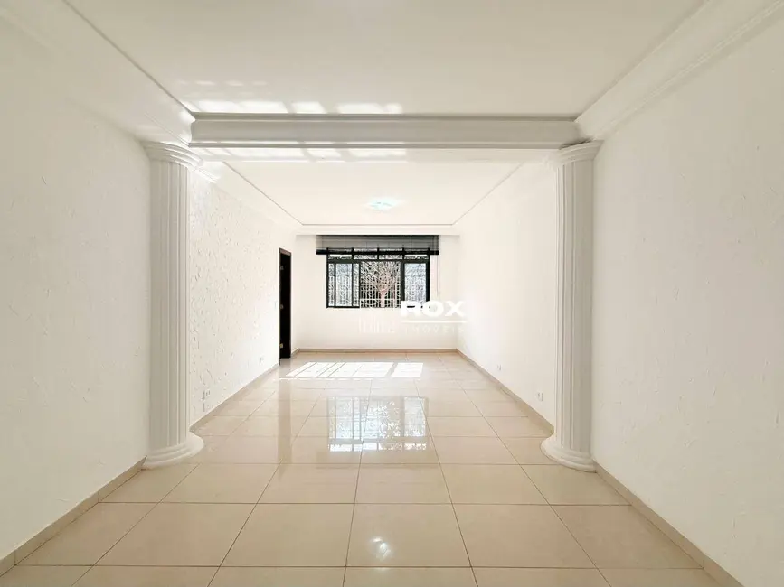 Foto 2 de Casa com 8 quartos para alugar, 384m2 em Santa Quitéria, Curitiba - PR