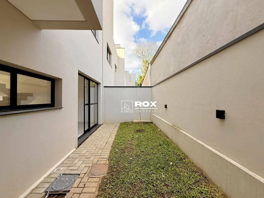 Sobrado com 3 quartos à venda, 194m2 em Santa Felicidade, Curitiba - PR - imagem 7 Foto 7 de Sobrado com 3 quartos à venda, 194m2 em Santa Felicidade, Curitiba - PR