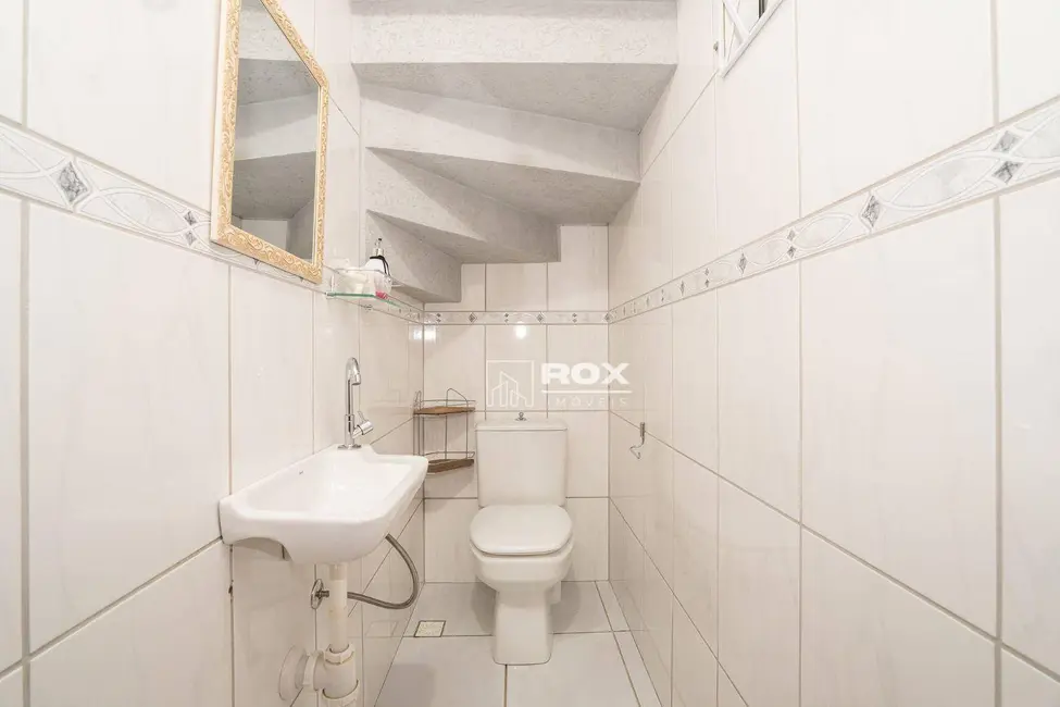 Sobrado com 3 quartos à venda, 147m2 em Fazendinha, Curitiba - PR - imagem 8 Foto 8 de Sobrado com 3 quartos à venda, 147m2 em Fazendinha, Curitiba - PR