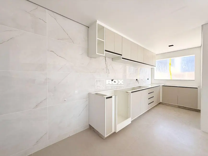Sobrado com 3 quartos para alugar, 135m2 em Santa Felicidade, Curitiba - PR - imagem 6 Foto 6 de Sobrado com 3 quartos para alugar, 135m2 em Santa Felicidade, Curitiba - PR