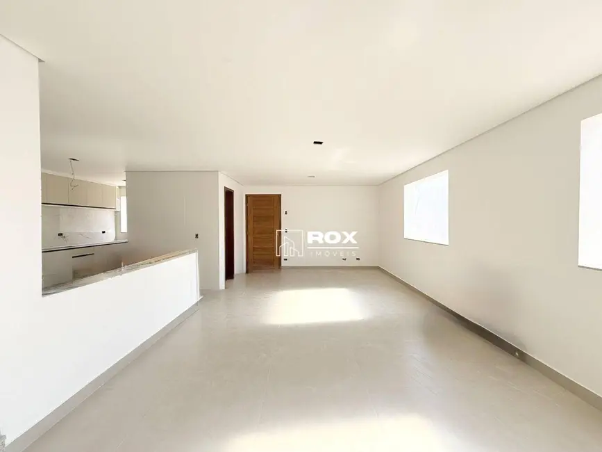 Sobrado com 3 quartos para alugar, 135m2 em Santa Felicidade, Curitiba - PR - imagem 5 Foto 5 de Sobrado com 3 quartos para alugar, 135m2 em Santa Felicidade, Curitiba - PR
