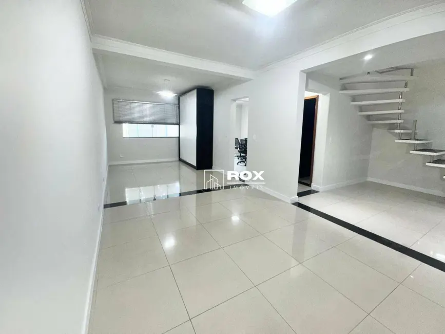 Sobrado com 2 quartos à venda, 119m2 em Bairro Alto, Curitiba - PR - imagem 2 Foto 2 de Sobrado com 2 quartos à venda, 119m2 em Bairro Alto, Curitiba - PR