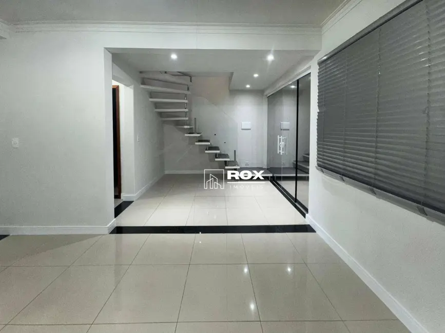 Sobrado com 1 quarto para alugar, 140m2 em Bairro Alto, Curitiba - PR - imagem 8 Foto 8 de Sobrado com 1 quarto para alugar, 140m2 em Bairro Alto, Curitiba - PR