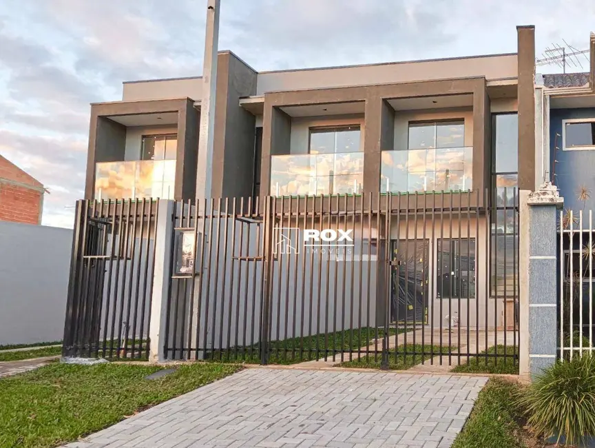 Foto 1 de Sobrado com 3 quartos à venda, 128m2 em Pinheirinho, Curitiba - PR