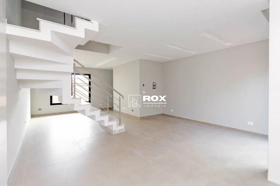 Sobrado com 3 quartos à venda, 95m2 em Hauer, Curitiba - PR - imagem 5 Foto 5 de Sobrado com 3 quartos à venda, 95m2 em Hauer, Curitiba - PR