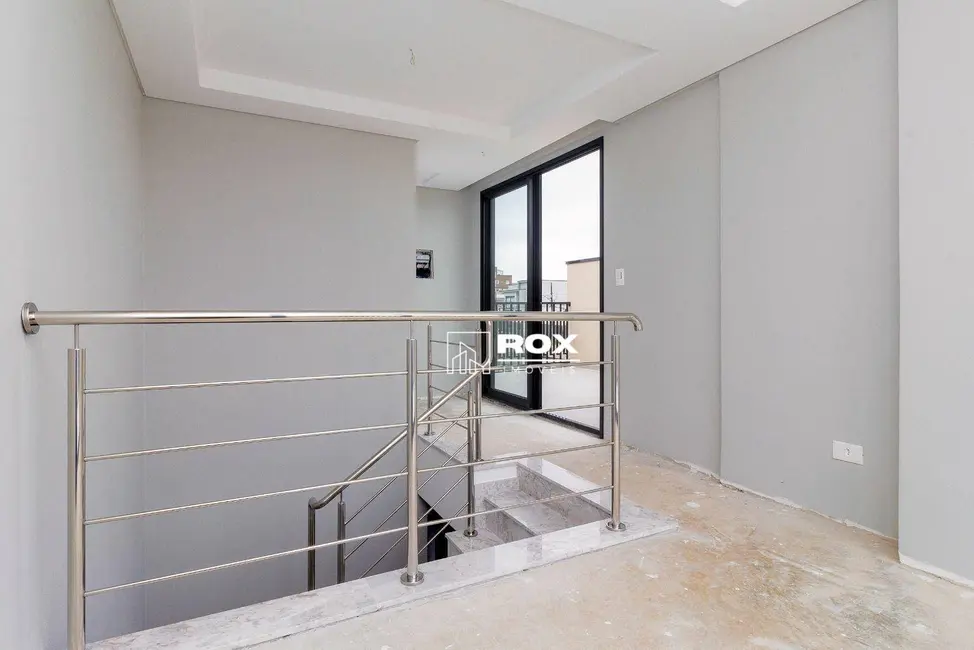 Sobrado com 3 quartos à venda, 95m2 em Hauer, Curitiba - PR - imagem 3 Foto 3 de Sobrado com 3 quartos à venda, 95m2 em Hauer, Curitiba - PR