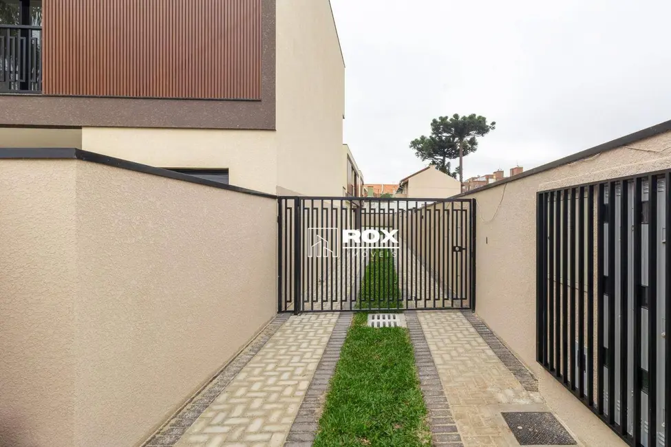 Sobrado com 3 quartos à venda, 95m2 em Hauer, Curitiba - PR - imagem 4 Foto 4 de Sobrado com 3 quartos à venda, 95m2 em Hauer, Curitiba - PR