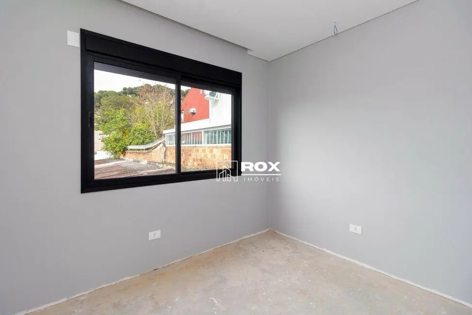 Sobrado com 3 quartos à venda, 95m2 em Hauer, Curitiba - PR - imagem 8 Foto 8 de Sobrado com 3 quartos à venda, 95m2 em Hauer, Curitiba - PR