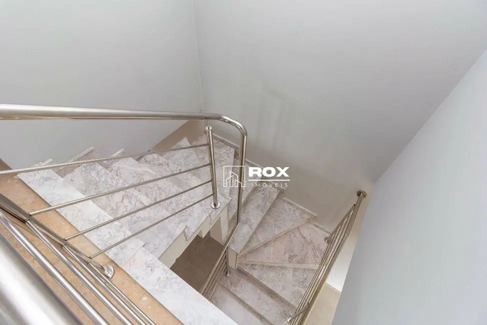 Sobrado com 3 quartos à venda, 95m2 em Hauer, Curitiba - PR - imagem 6 Foto 6 de Sobrado com 3 quartos à venda, 95m2 em Hauer, Curitiba - PR