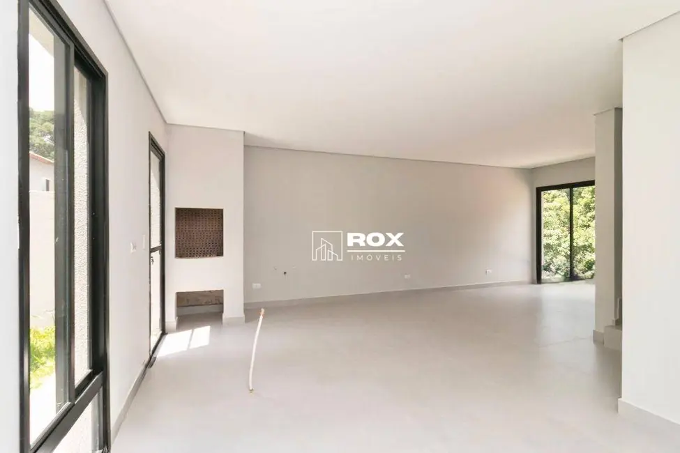 Foto 2 de Sobrado com 3 quartos à venda, 194m2 em Santa Cândida, Curitiba - PR