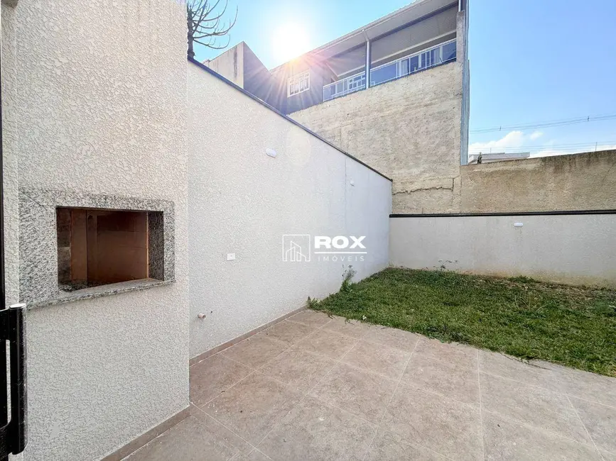 Sobrado com 3 quartos à venda, 238m2 em Santa Cândida, Curitiba - PR - imagem 7 Foto 7 de Sobrado com 3 quartos à venda, 238m2 em Santa Cândida, Curitiba - PR