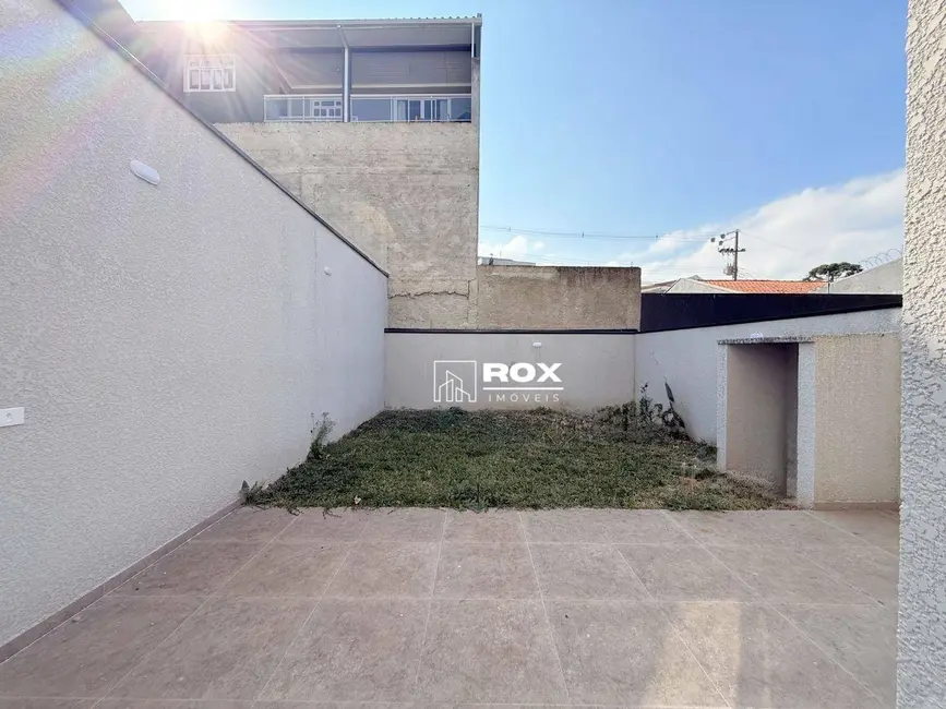 Sobrado com 3 quartos à venda, 238m2 em Santa Cândida, Curitiba - PR - imagem 8 Foto 8 de Sobrado com 3 quartos à venda, 238m2 em Santa Cândida, Curitiba - PR