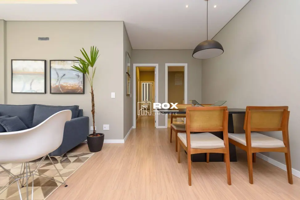 Apartamento com 3 quartos à venda, 118m2 em São Francisco, Curitiba - PR - imagem 4 Foto 4 de Apartamento com 3 quartos à venda, 118m2 em São Francisco, Curitiba - PR