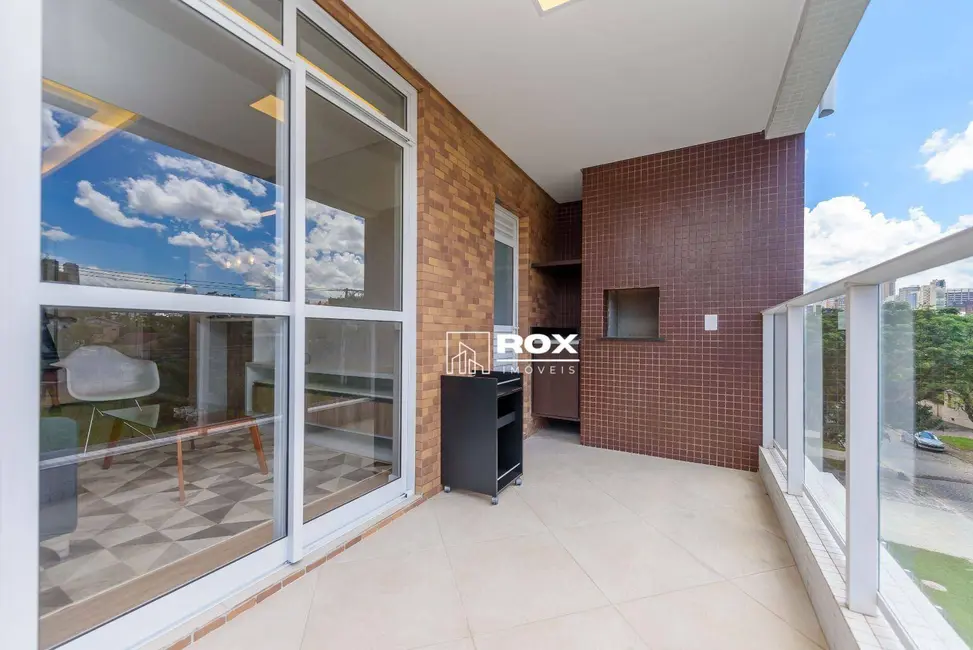 Apartamento com 3 quartos à venda, 118m2 em São Francisco, Curitiba - PR - imagem 8 Foto 8 de Apartamento com 3 quartos à venda, 118m2 em São Francisco, Curitiba - PR