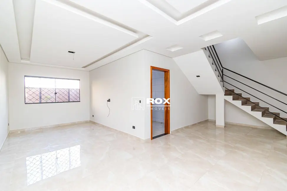 Casa com 3 quartos à venda, 182m2 em Iguaçu, Fazenda Rio Grande - PR - imagem 3 Foto 3 de Casa com 3 quartos à venda, 182m2 em Iguaçu, Fazenda Rio Grande - PR