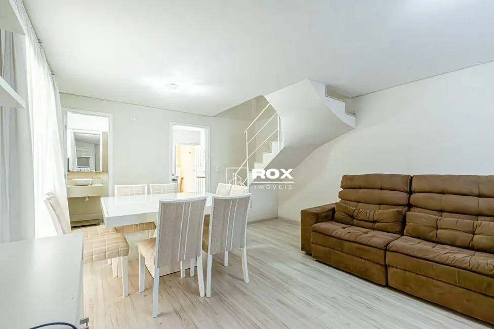 Foto 3 de Sobrado com 3 quartos à venda, 121m2 em Novo Mundo, Curitiba - PR