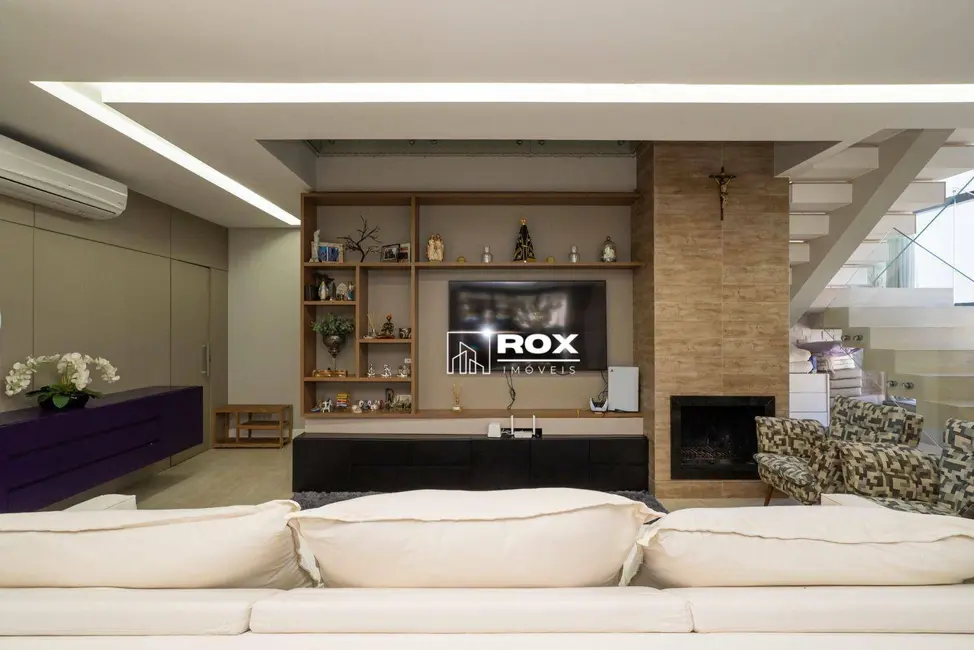 Casa de Condomínio com 3 quartos à venda, 200m2 em Santa Quitéria, Curitiba - PR - imagem 3 Foto 3 de Casa de Condomínio com 3 quartos à venda, 200m2 em Santa Quitéria, Curitiba - PR