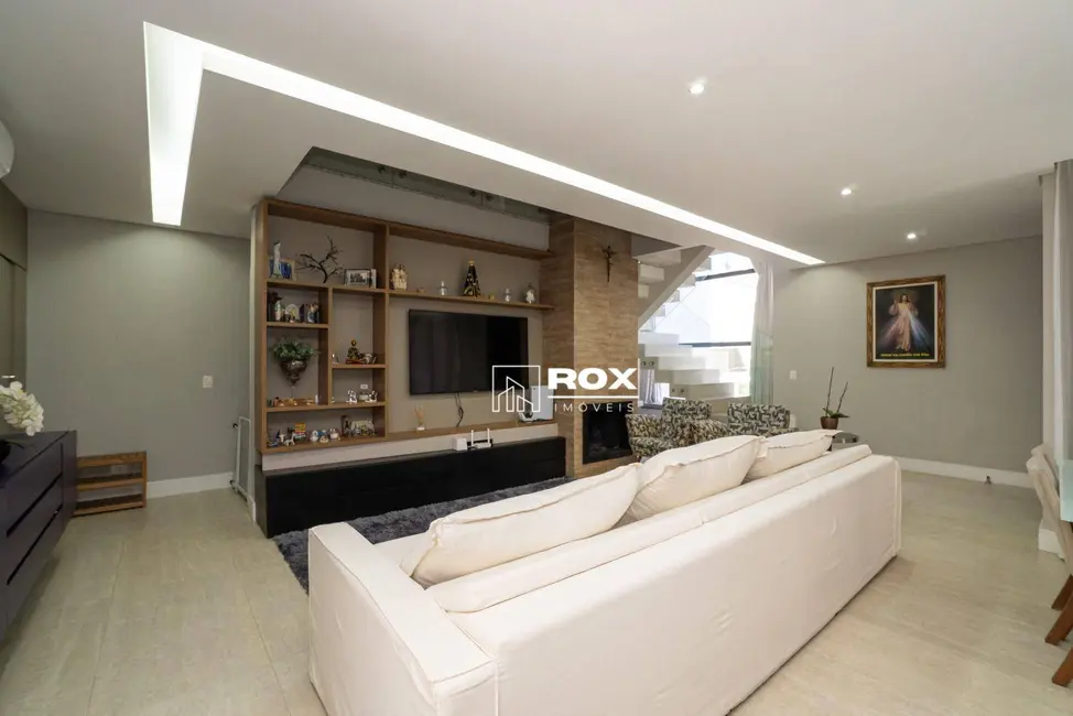 Casa de Condomínio com 3 quartos à venda, 200m2 em Santa Quitéria, Curitiba - PR - imagem 4 Foto 4 de Casa de Condomínio com 3 quartos à venda, 200m2 em Santa Quitéria, Curitiba - PR