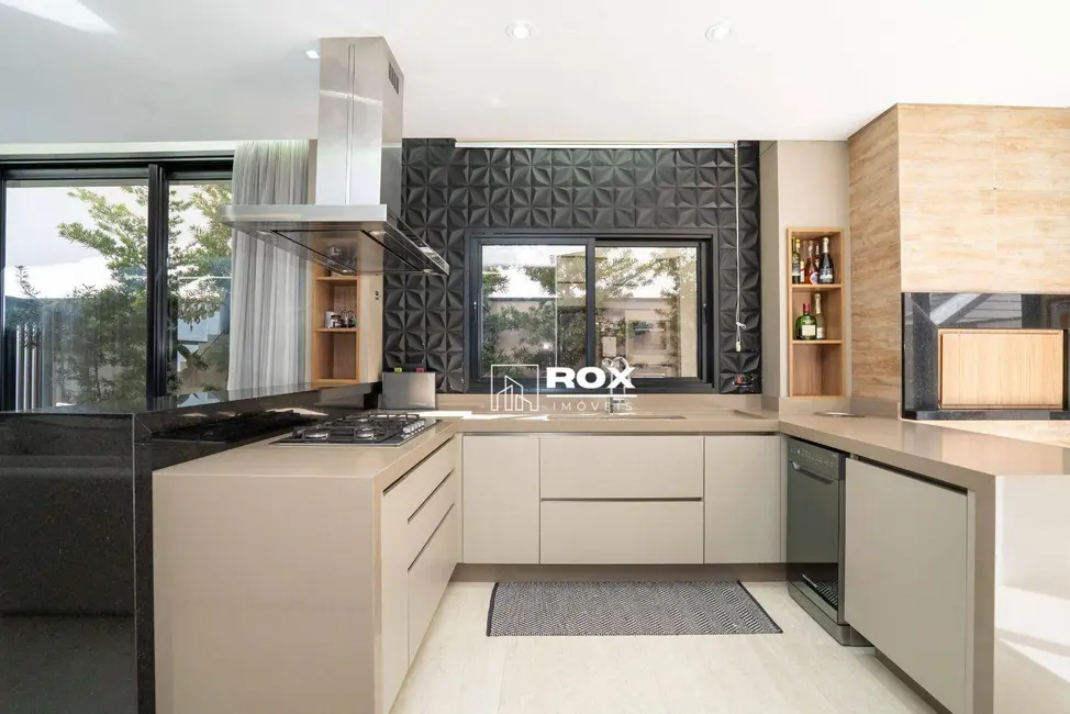 Casa de Condomínio com 3 quartos à venda, 200m2 em Santa Quitéria, Curitiba - PR - imagem 9 Foto 9 de Casa de Condomínio com 3 quartos à venda, 200m2 em Santa Quitéria, Curitiba - PR