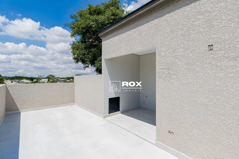 Sobrado com 3 quartos à venda, 200m2 em São Braz, Curitiba - PR - imagem 8 Foto 8 de Sobrado com 3 quartos à venda, 200m2 em São Braz, Curitiba - PR