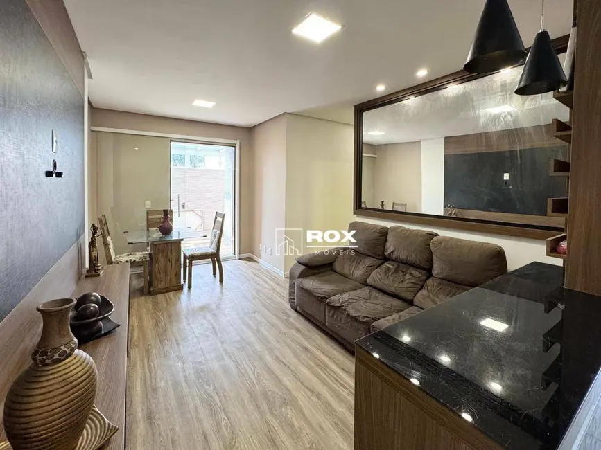 Foto 3 de Apartamento com 3 quartos para alugar, 95m2 em Guaíra, Curitiba - PR