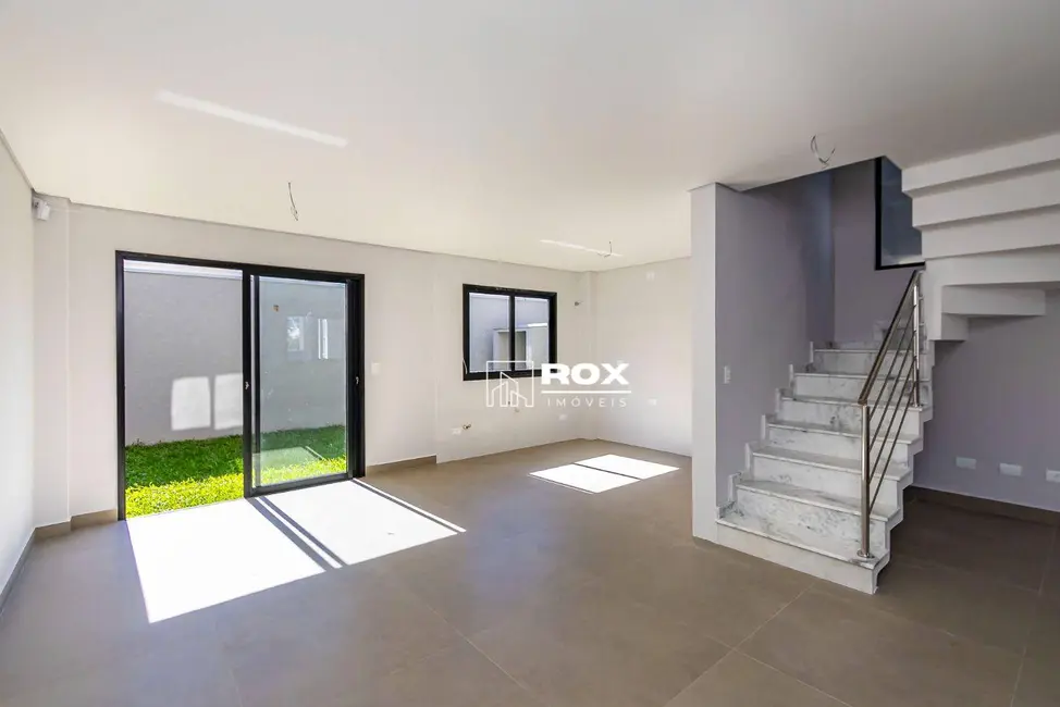 Sobrado com 4 quartos à venda, 122m2 em Uberaba, Curitiba - PR - imagem 6 Foto 6 de Sobrado com 4 quartos à venda, 122m2 em Uberaba, Curitiba - PR