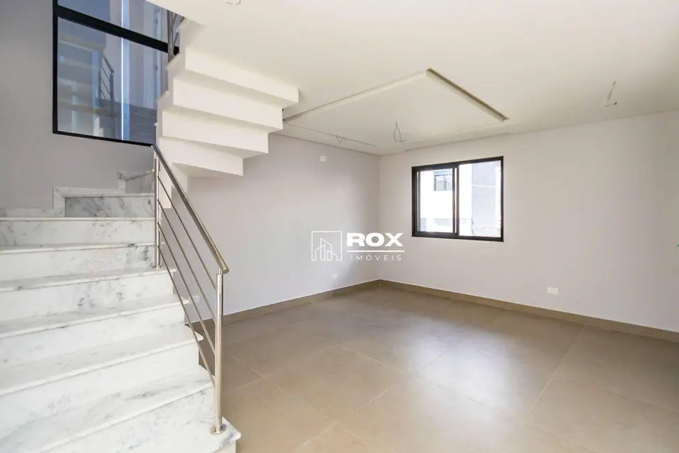 Sobrado com 4 quartos à venda, 122m2 em Uberaba, Curitiba - PR - imagem 5 Foto 5 de Sobrado com 4 quartos à venda, 122m2 em Uberaba, Curitiba - PR