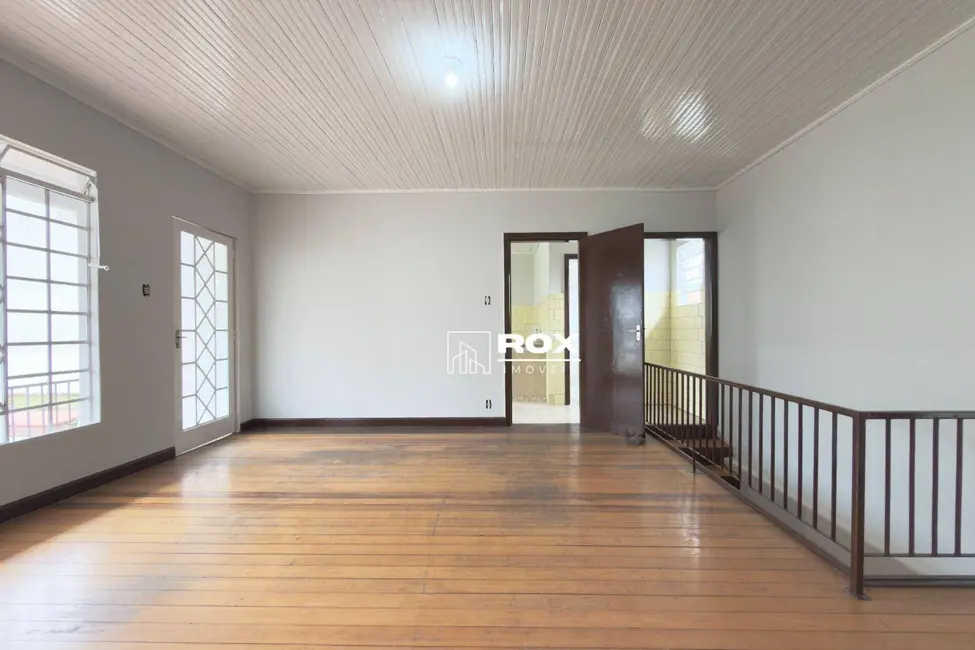 Foto 1 de Casa com 4 quartos para alugar, 980m2 em Santa Felicidade, Curitiba - PR
