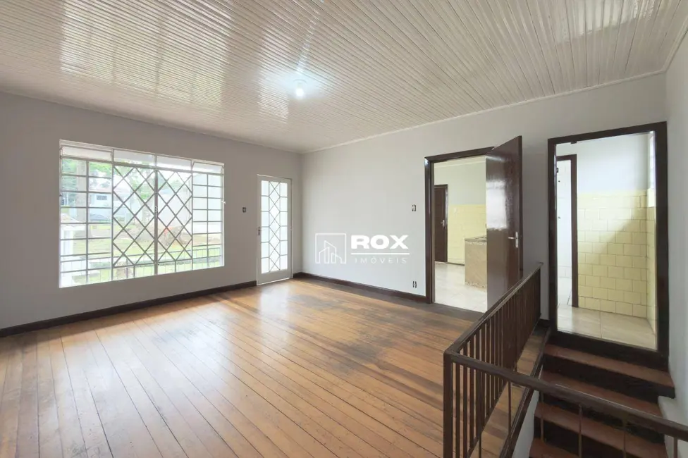 Foto 2 de Casa com 4 quartos para alugar, 980m2 em Santa Felicidade, Curitiba - PR