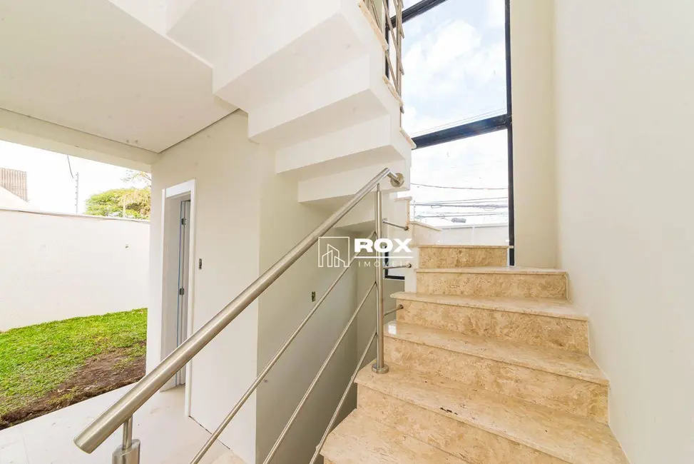 Sobrado com 3 quartos à venda, 178m2 em Guabirotuba, Curitiba - PR - imagem 5 Foto 5 de Sobrado com 3 quartos à venda, 178m2 em Guabirotuba, Curitiba - PR