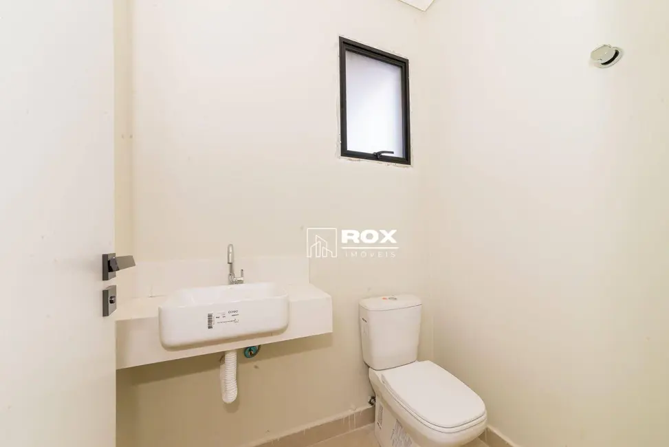 Sobrado com 3 quartos à venda, 178m2 em Guabirotuba, Curitiba - PR - imagem 7 Foto 7 de Sobrado com 3 quartos à venda, 178m2 em Guabirotuba, Curitiba - PR