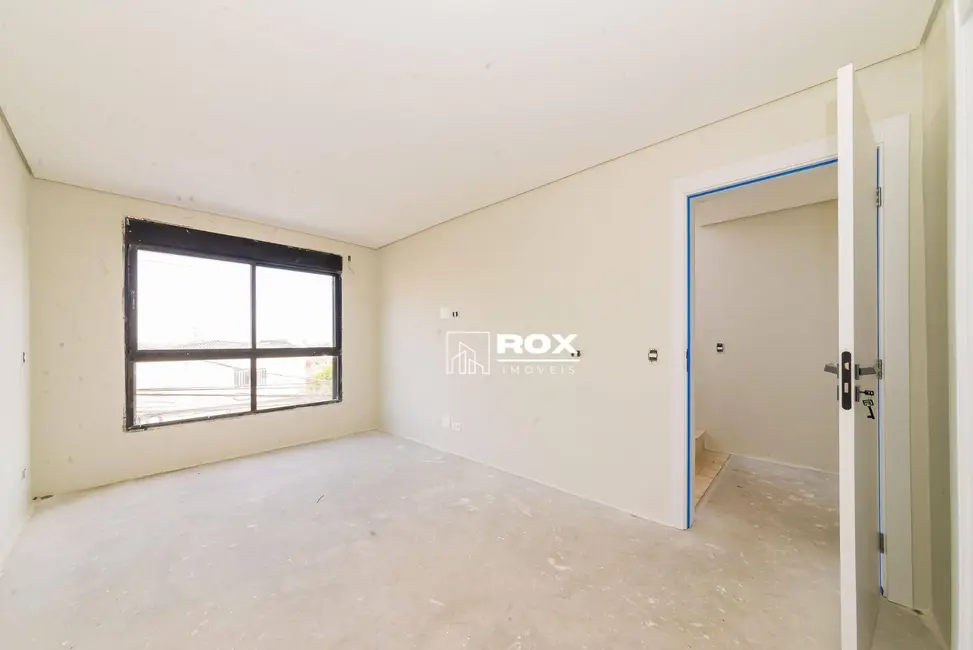 Sobrado com 3 quartos à venda, 178m2 em Guabirotuba, Curitiba - PR - imagem 8 Foto 8 de Sobrado com 3 quartos à venda, 178m2 em Guabirotuba, Curitiba - PR