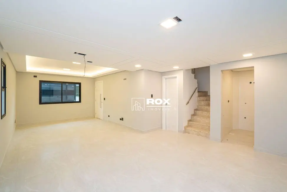 Foto 3 de Sobrado com 3 quartos à venda, 180m2 em Boa Vista, Curitiba - PR