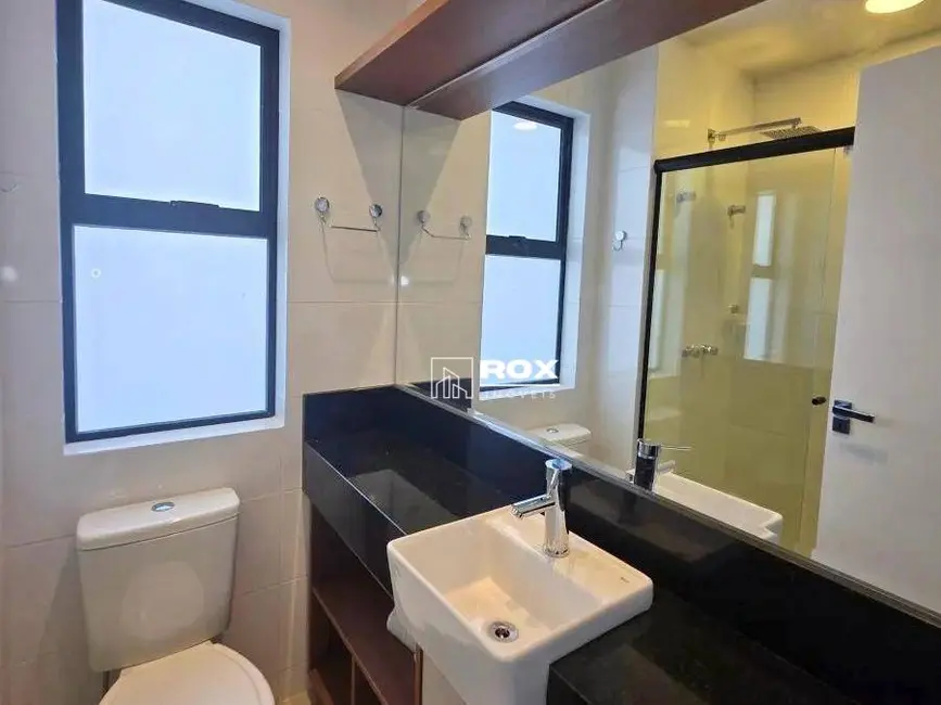 Kitnet com 1 quarto para alugar, 29m2 em Centro, Curitiba - PR - imagem 5 Foto 5 de Kitnet com 1 quarto para alugar, 29m2 em Centro, Curitiba - PR