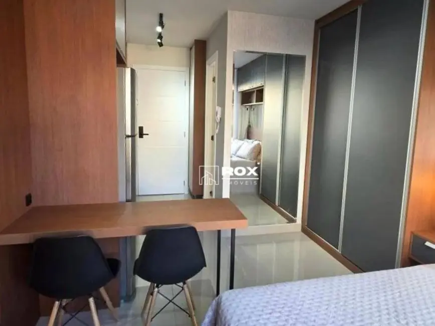Kitnet com 1 quarto para alugar, 29m2 em Centro, Curitiba - PR - imagem 6 Foto 6 de Kitnet com 1 quarto para alugar, 29m2 em Centro, Curitiba - PR
