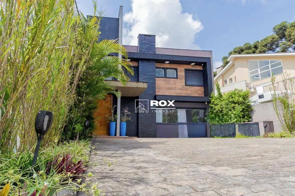 Foto 2 de Casa de Condomínio com 4 quartos para alugar, 266m2 em Santa Cândida, Curitiba - PR