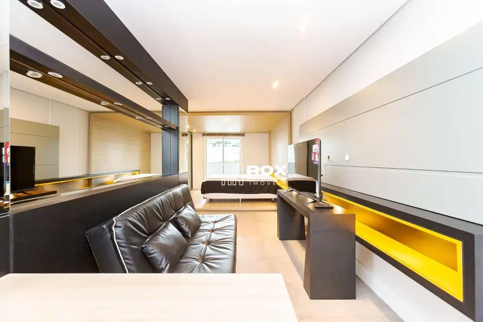 Apartamento com 1 quarto à venda, 54m2 em Alto da Rua XV, Curitiba - PR - imagem 3 Foto 3 de Apartamento com 1 quarto à venda, 54m2 em Alto da Rua XV, Curitiba - PR