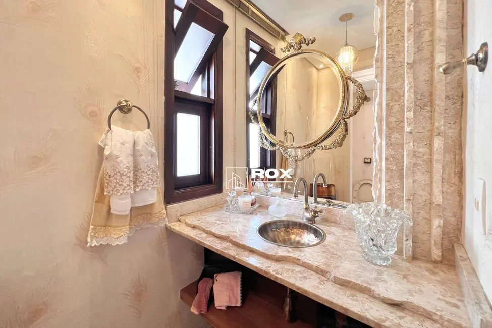 Casa com 4 quartos à venda, 328m2 em São Braz, Curitiba - PR - imagem 6 Foto 6 de Casa com 4 quartos à venda, 328m2 em São Braz, Curitiba - PR