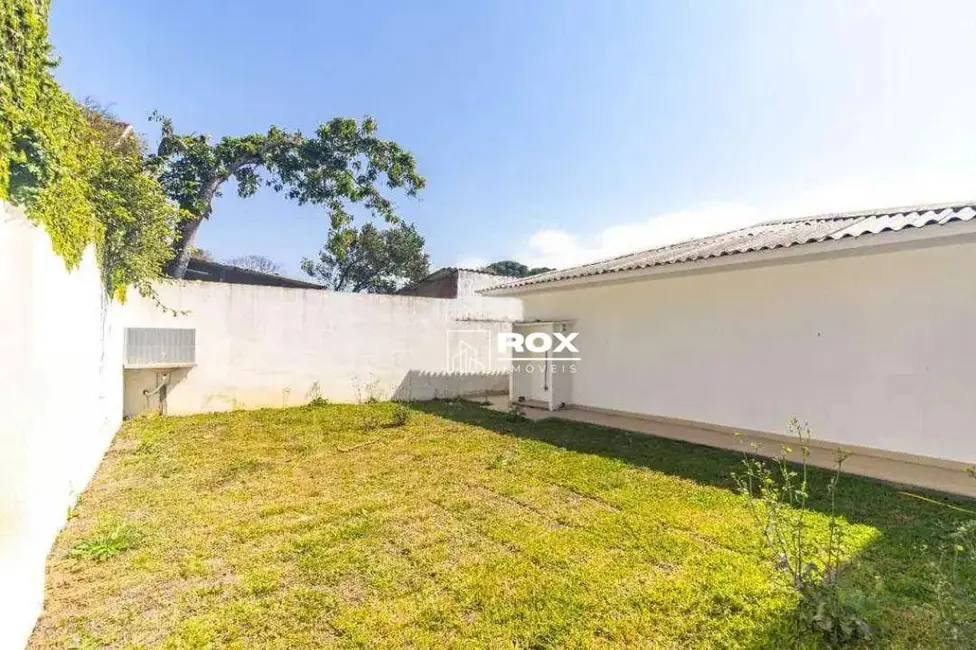 Casa com 3 quartos à venda, 316m2 em São Braz, Curitiba - PR - imagem 2 Foto 2 de Casa com 3 quartos à venda, 316m2 em São Braz, Curitiba - PR