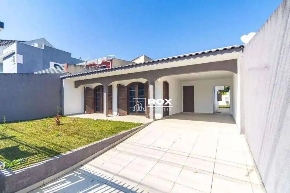 Casa com 3 quartos à venda, 316m2 em São Braz, Curitiba - PR - imagem 1 Foto 1 de Casa com 3 quartos à venda, 316m2 em São Braz, Curitiba - PR